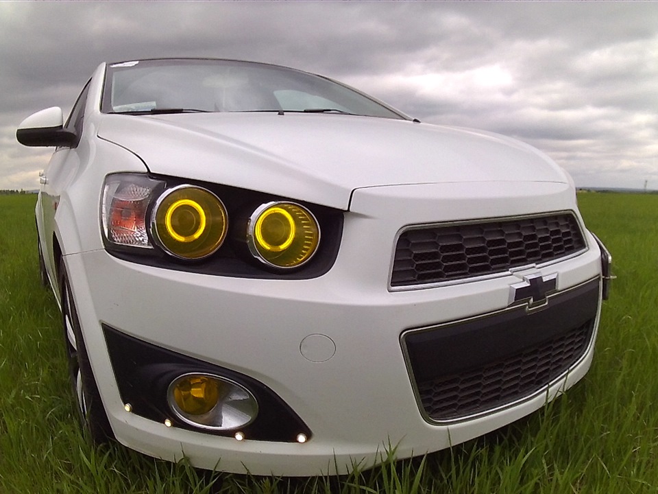 Авео т300 задние. Авео т300 линзы. Chevrolet Aveo, 2012 тюнинговая оптика. Chevrolet Aveo, 2012 линзы. Линзовые фары на Шевроле Авео т300.