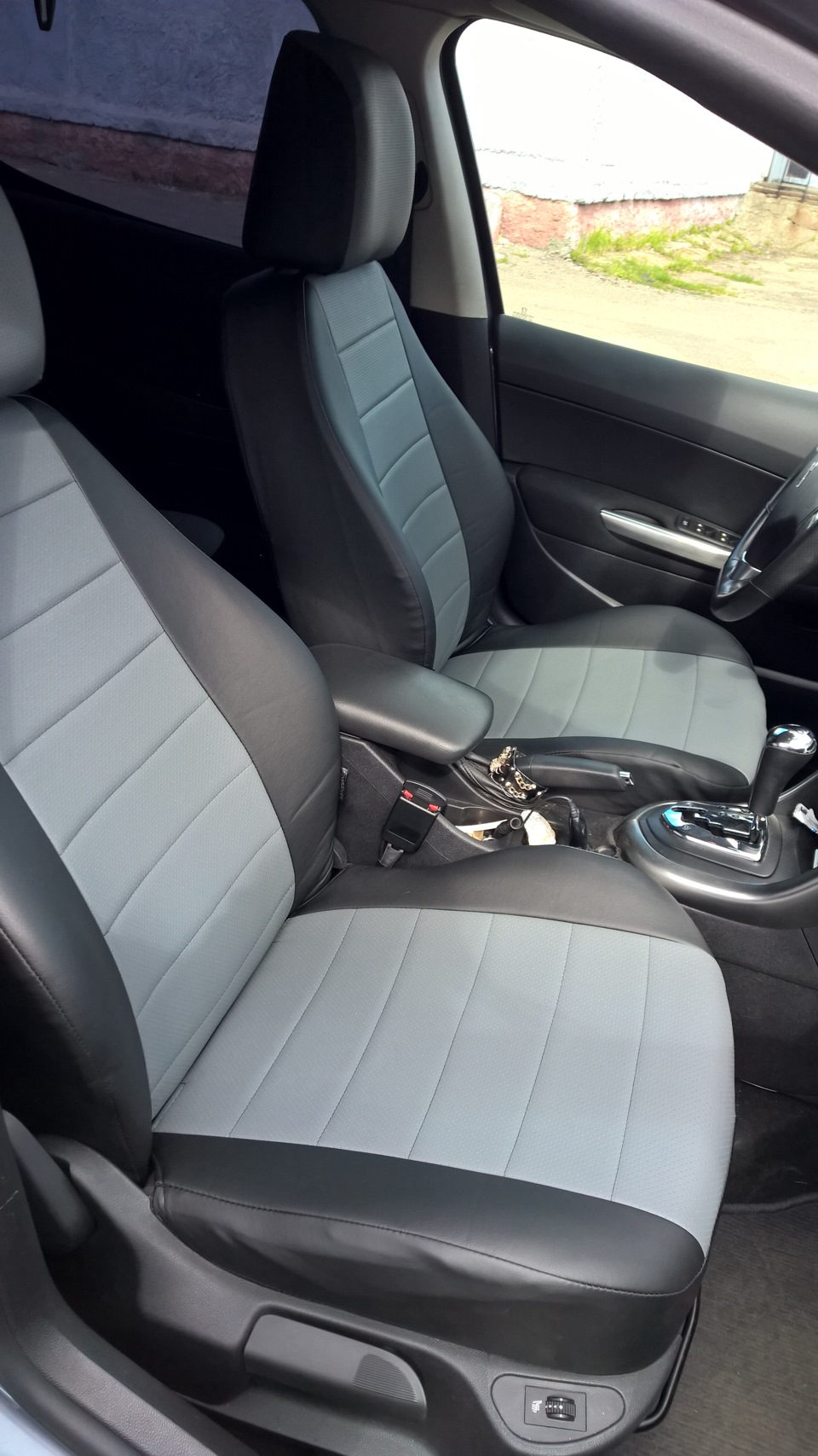 Photo from the logbook Peugeot 308 (1G)