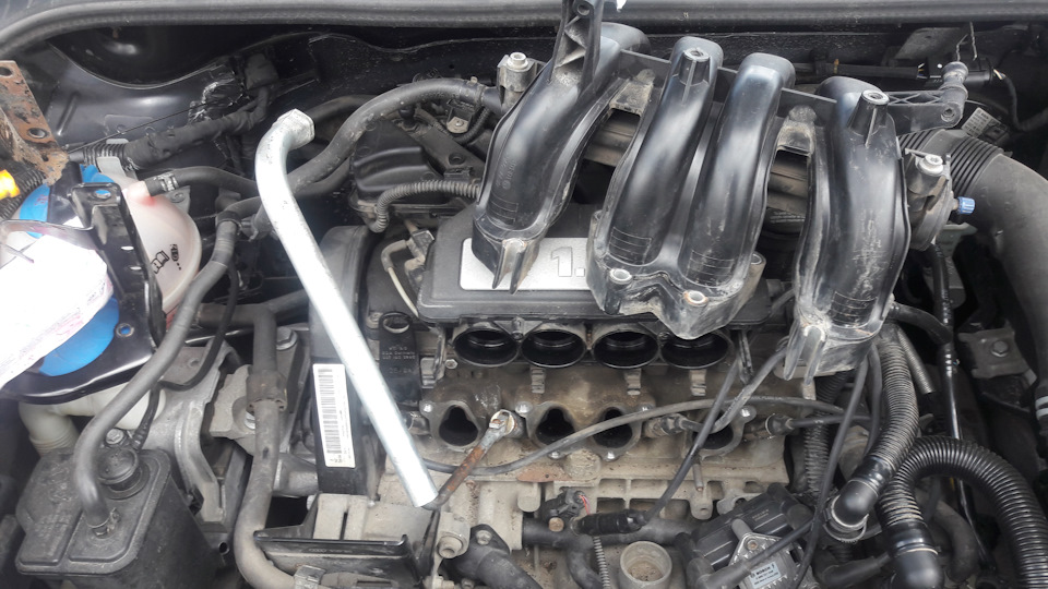 замена свечей гольф 6