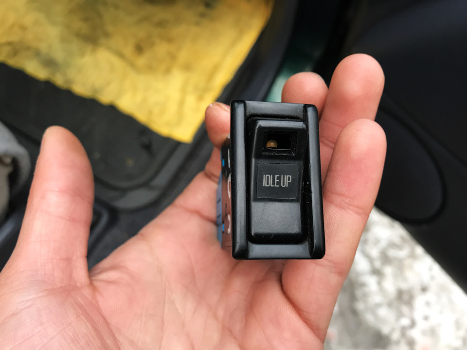 Бесполезно полезная вещь=) Кнопка IDLE UP… — Toyota Land Cruiser Prado