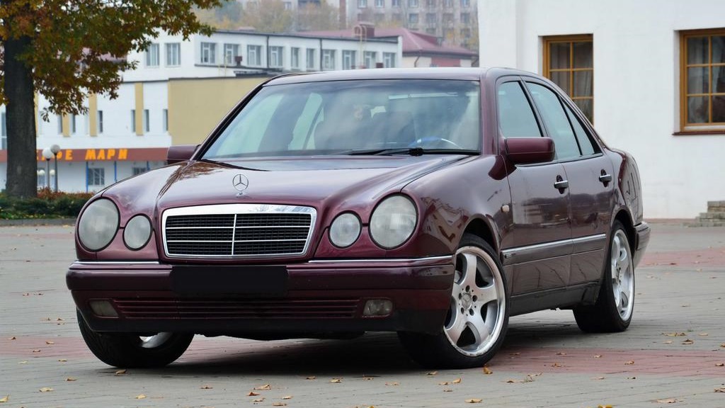 Е 210. Мерседес Бенц 210 кузов. Мерседес лупатый 210. Mercedes e-class w210 1996. Мерседес е 210 1996.