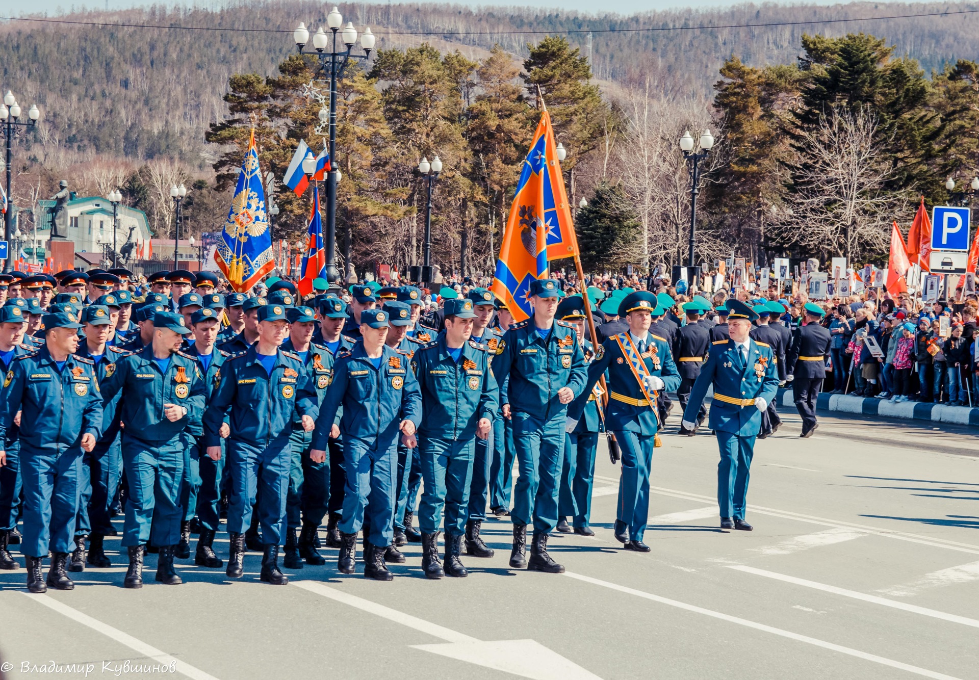 Победа южно сахалинск. Парад Победы Южно Сахалинск. Парад Южно Сахалинск 2022. Парад Победы ю Сахалинск. Парад Победы в Южно Сахалинске 2013 год.