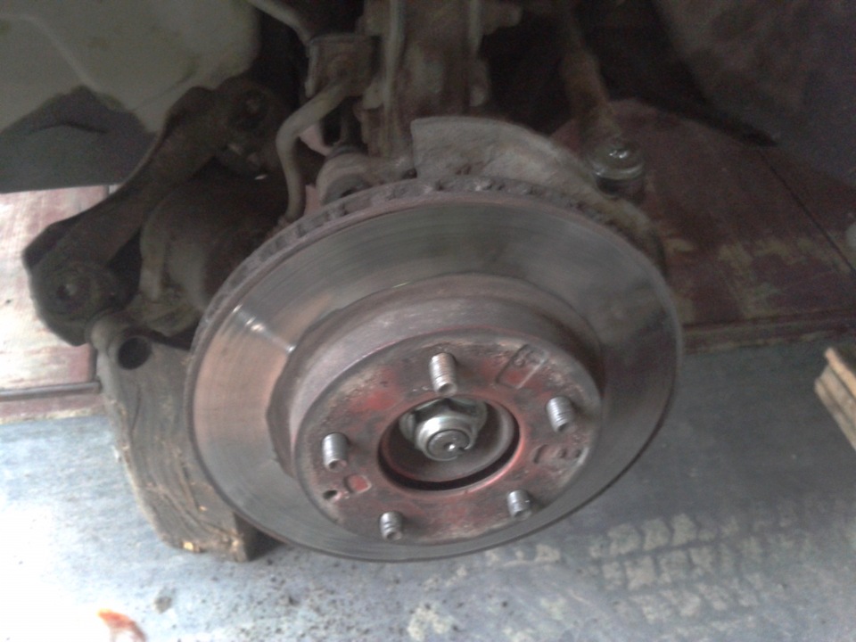 при торможении дрожит педаль и вибрация по всей машине… — Mazda 626 IV ...