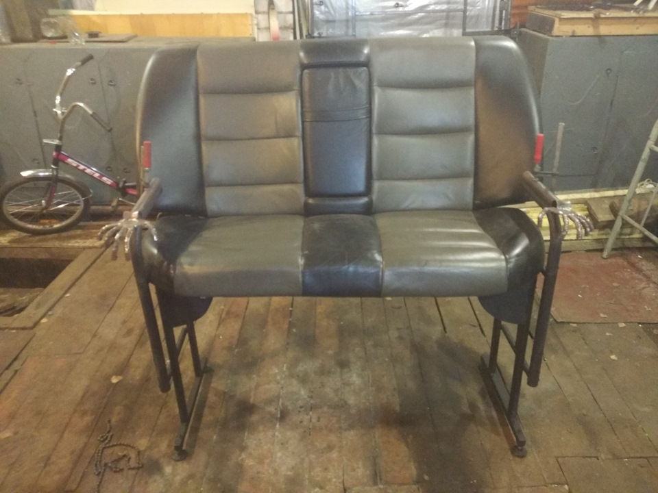 диван для гаража из заднего сиденья и металлолома — Сообщество «ОснащениеГаража и Инструмент» на DRIVE2