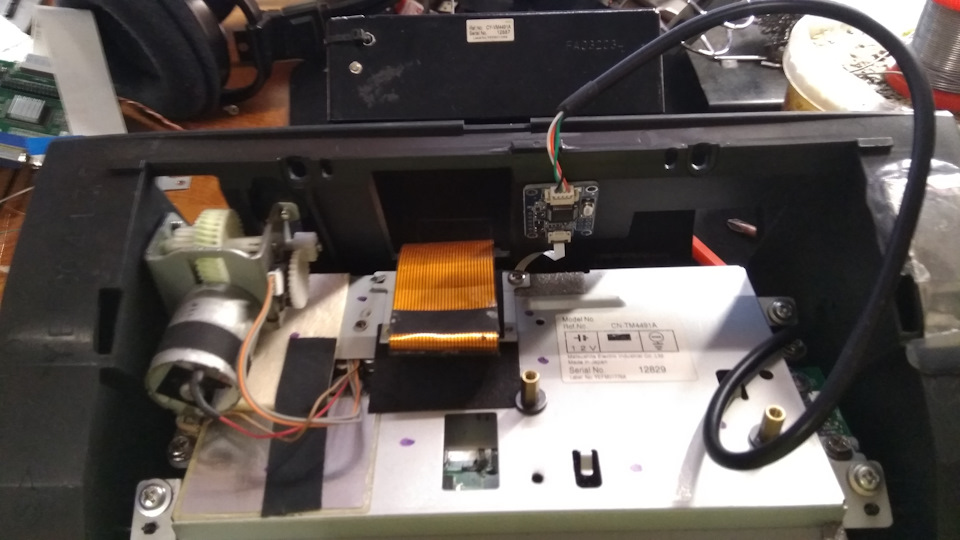 Контроллер тачскрина приклеил к корпусу монитора. — Mazda Atenza (1G)