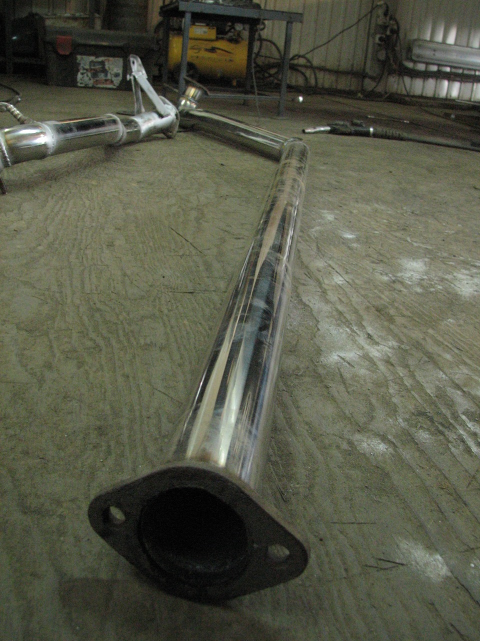 Выхлоп 63мм. Выхлоп 63мм. Фокс выхлоп ваз 2110. Паук 4. Выхлоп на 63 мм.