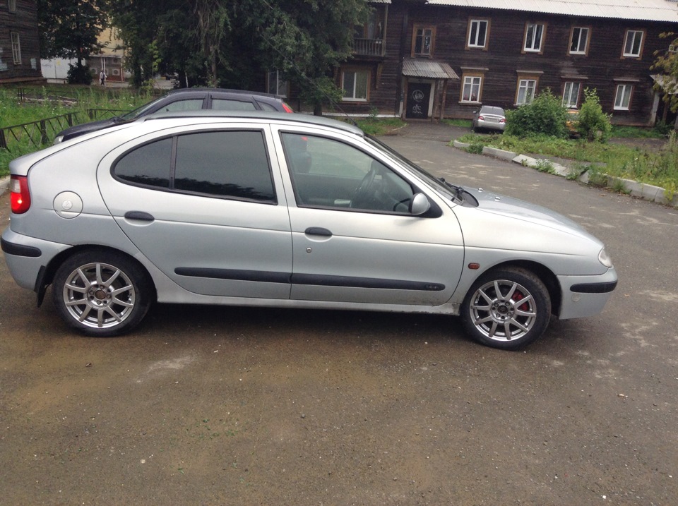 Renault megane 2000 год