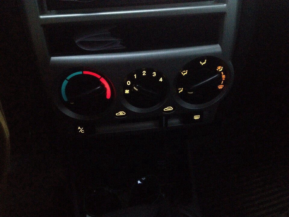 Замена лампочек отопителя — Hyundai Getz, 1,6 л, 2006 года ...