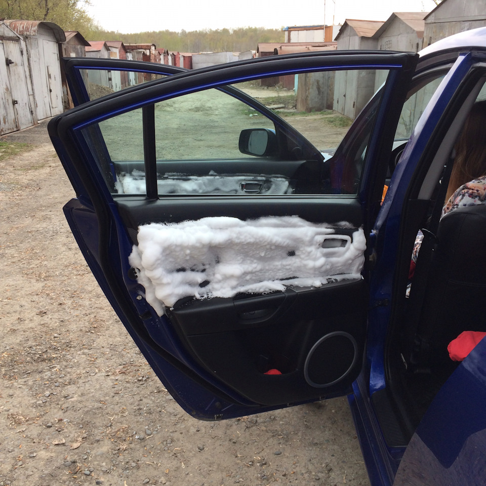 Ограничители дверей оригинал — Mazda 3 (1G) BK, 2 л, 2006 года | своими ...