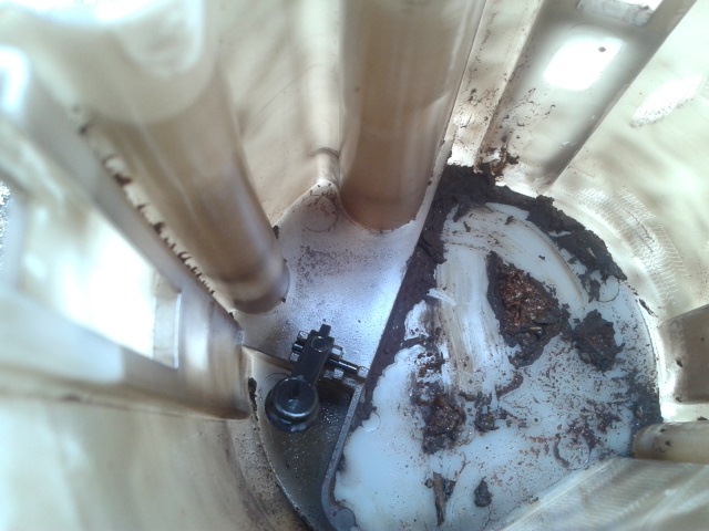 Вот что я нашел в бензобаке. — Lada 2114, 1,6 л, 2008 года | своими ...