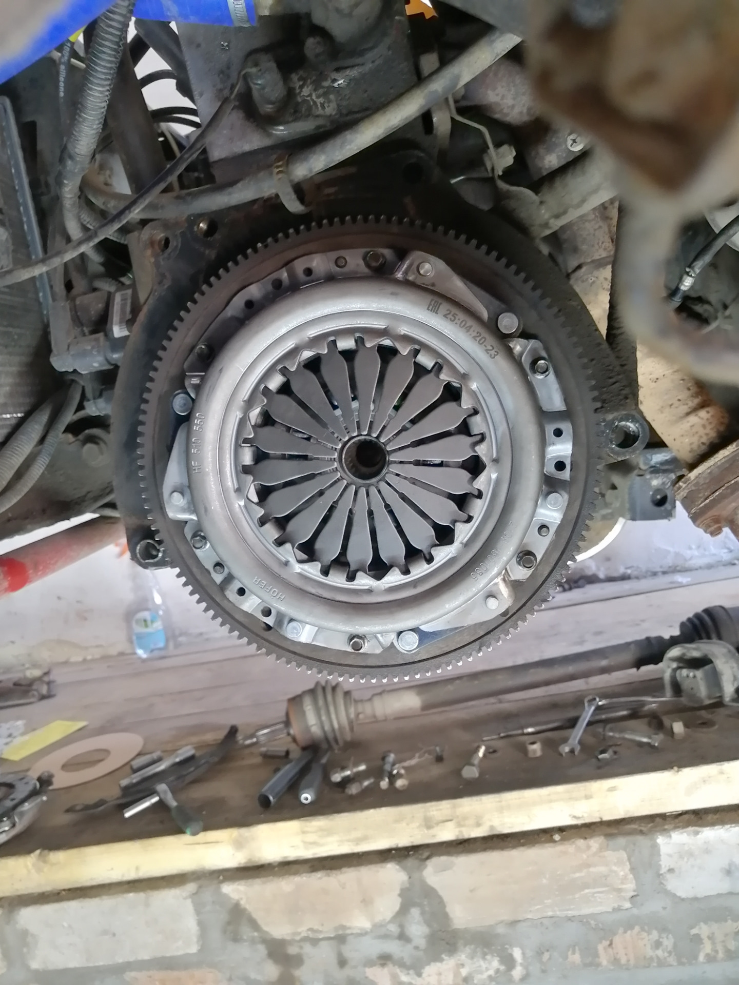 Стучит сцепление. При отпускании сцепления стук. Диск сцепления валео шкода рапид. Автомат сцепления гранта. Стучит сцепление.