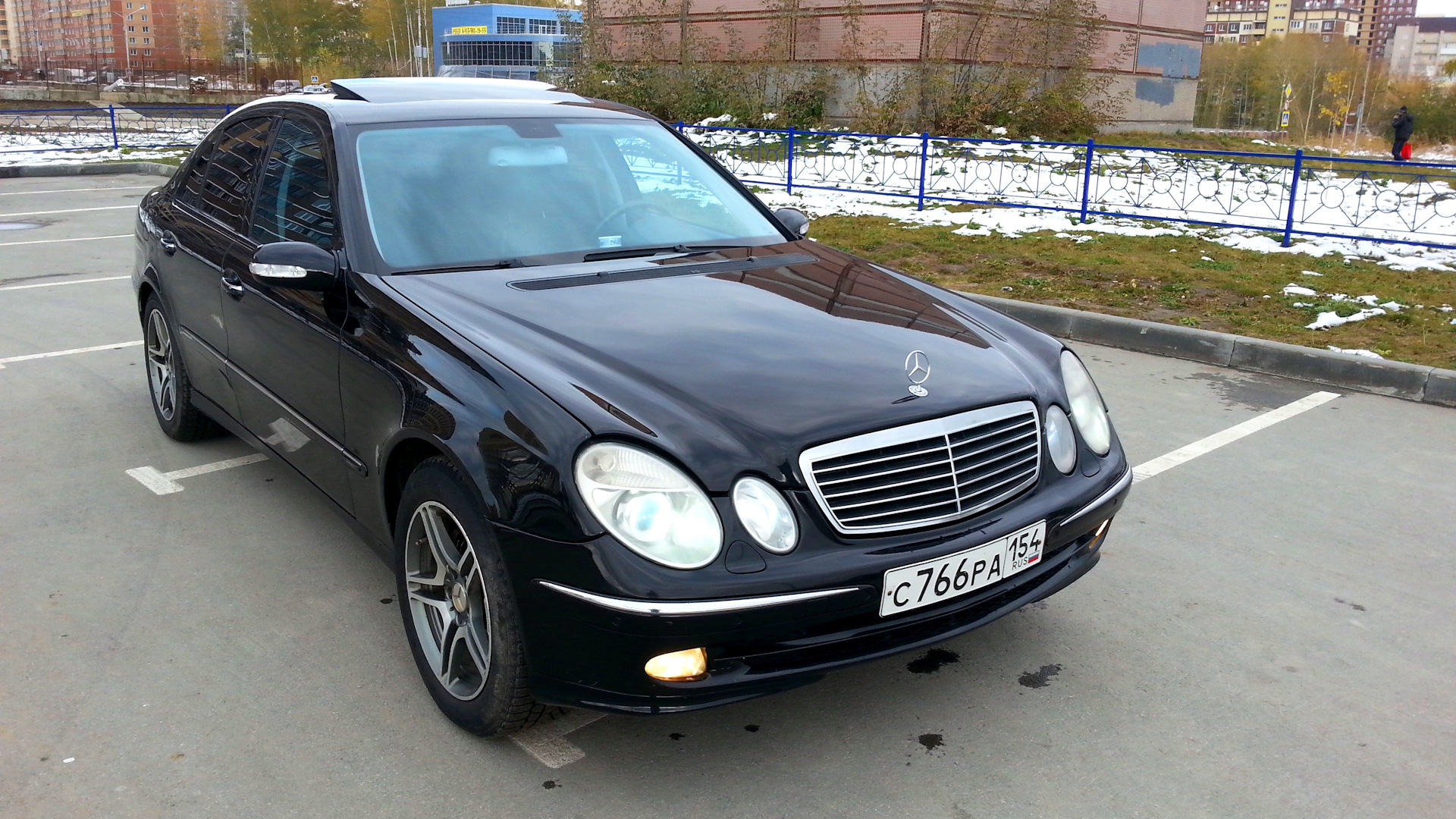 Mercedes-Benz E-class (W211) 3.2 бензиновый 2003 | Понты дороже денег :))))  на DRIVE2