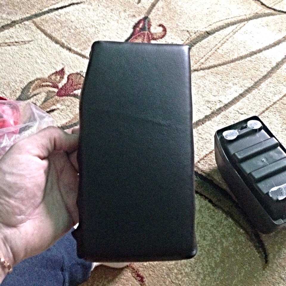 Перетяжка подлокотника кожей — Lada Приора хэтчбек, 1,6 л, 2008 года ...