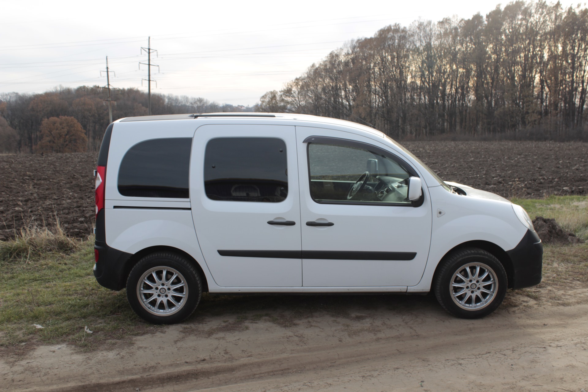 Рено кангу 2. Renault Kangoo 2. Renault Kangoo White. Рено Кангу белый. Kangoo 2011.