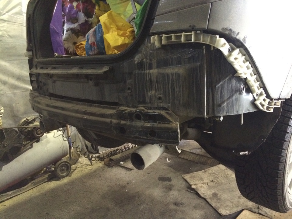 Далее снимаем усилитель, крепится он на 6 болтах — Opel Antara