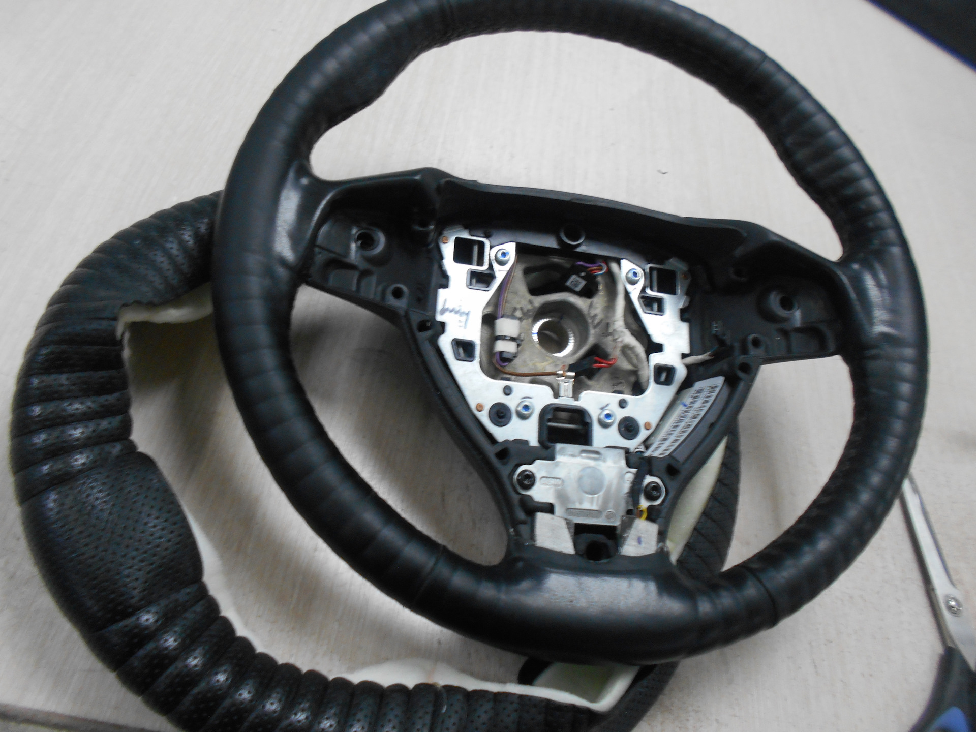 Как портится руль от оплётки леской! - DRIVE2