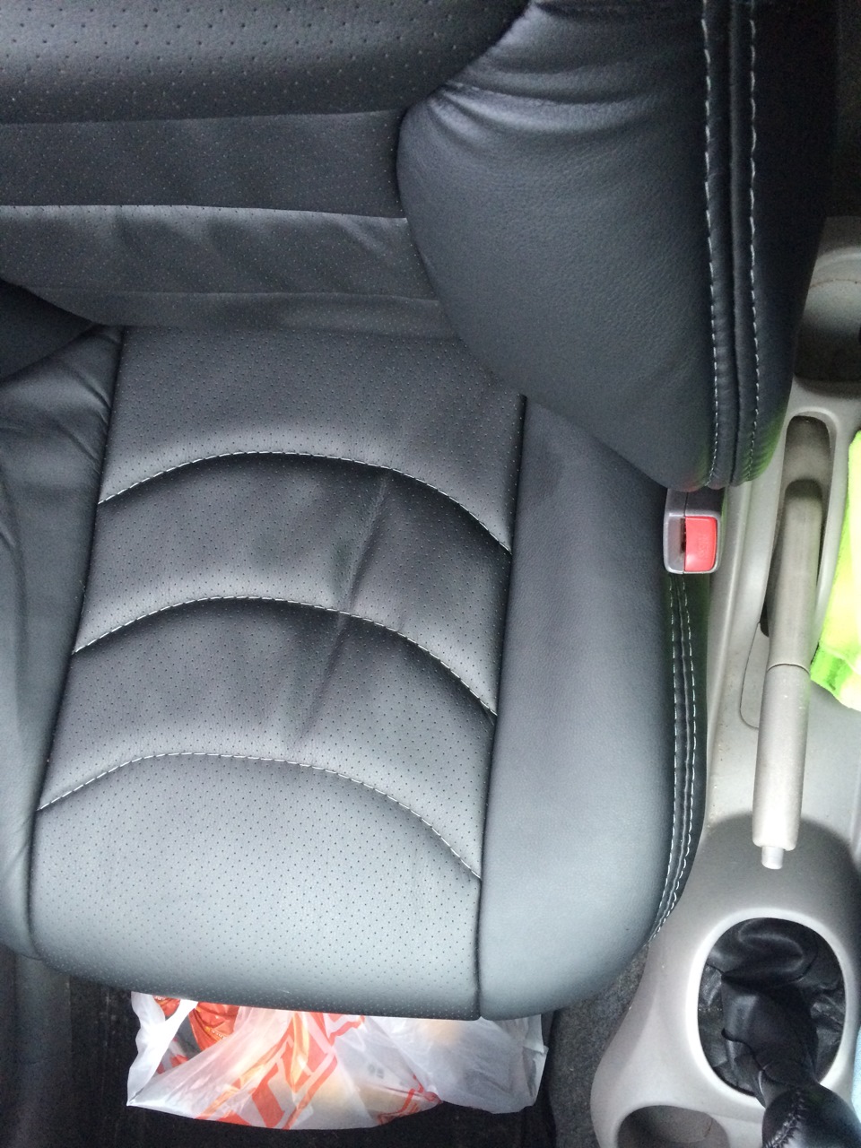 Чехлы с поддержкой из экокожи — Toyota Echo, 1,5 л, 2000 года ...