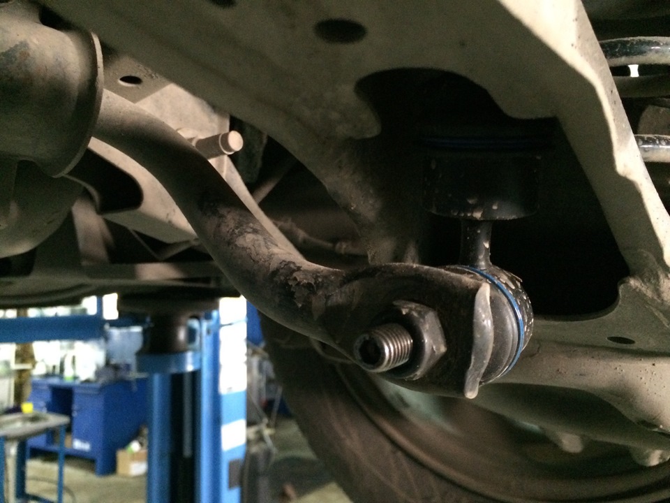 Заменил стойки стабилизатора. — Mazda 3 (1G) BK, 1,6 л, 2007 года ...