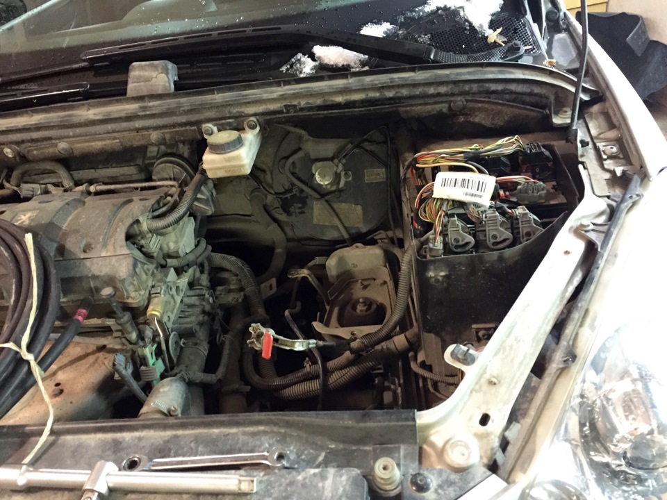 Прокладываем силовые провода. — Peugeot 307, 1,6 л, 2007 года ...