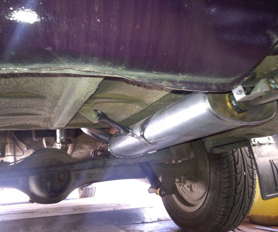 Замена глушителя и резонатора. — Lada 2107, 1,5 л, 2000 года | своими ...