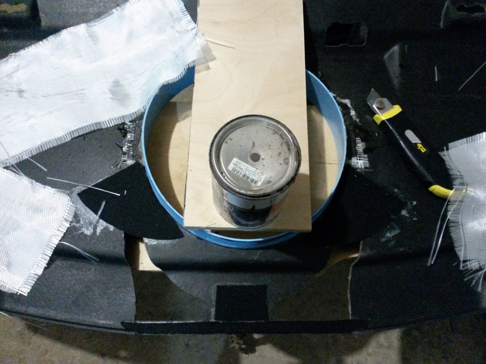 Стеклоткань, полиэфирка и подходящие фрагменты. — Renault Logan (2G)