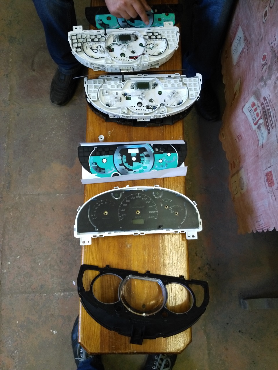 Безжалостно потрошим все, что там есть — Chevrolet Lacetti 5D