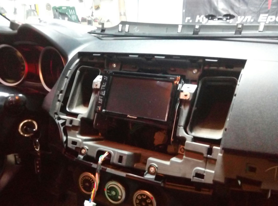 Как снять магнитолу lancer 10 Замена штатной магнитолы Mitsubishi Lancer Sportback X - Mitsubishi Lancer X, 1,