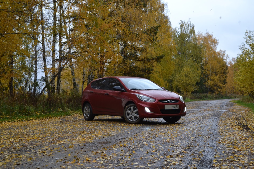 Что то фото hyundai solaris 2014 год хэтчбек коричневого цвета