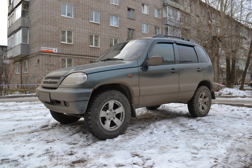 Chevrolet Niva fam 1