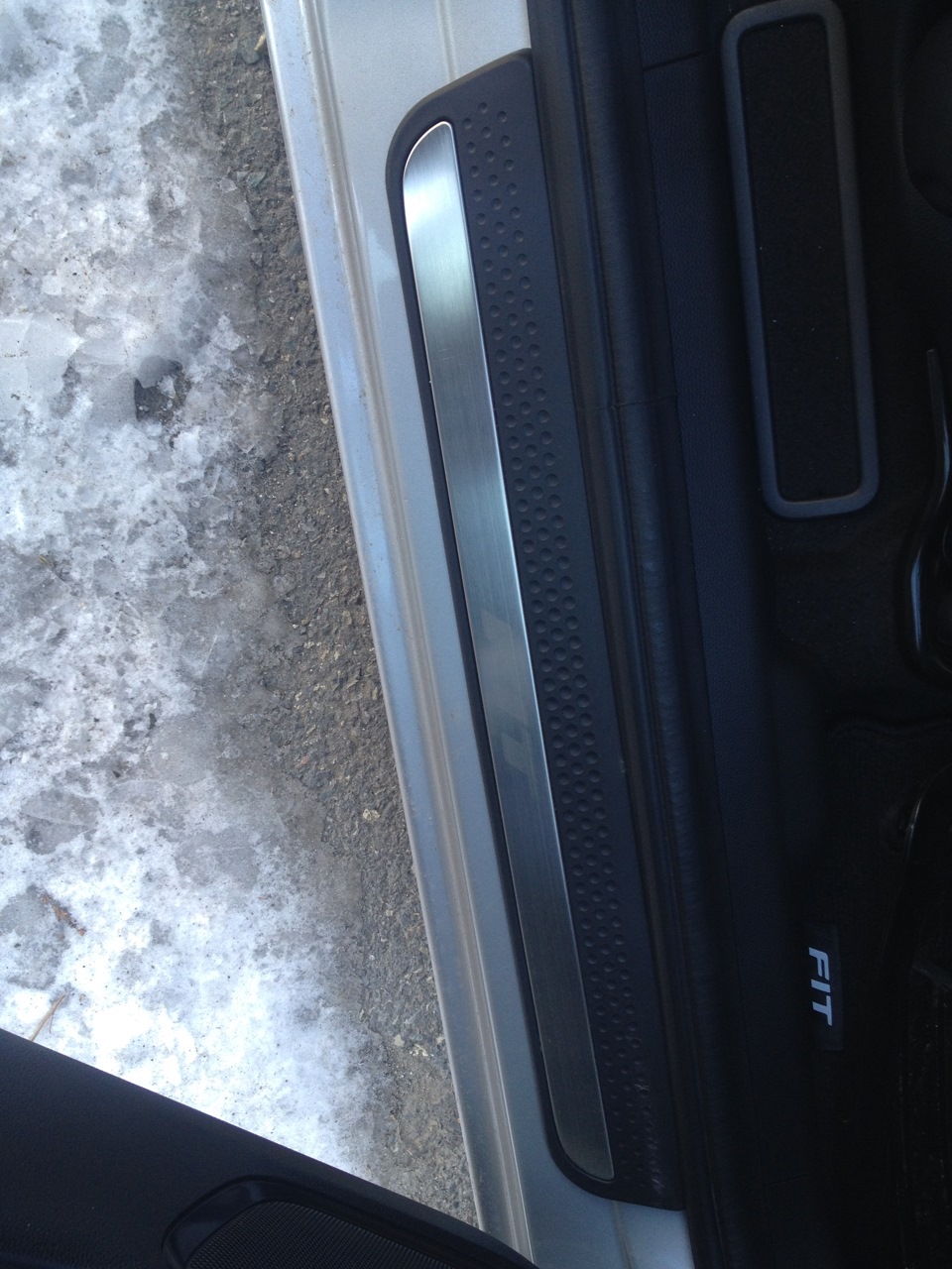 Установка порожков — Honda Fit (3G), 1,3 л, 2013 года | аксессуары | DRIVE2