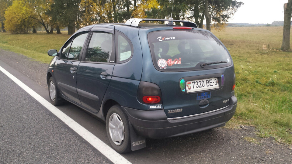 Рено сценик 98 года. Renault Scenic 1999-2003. Рено Сценик 1. Renault Scenic, 2000 багажник. Рено Сценик 2000г 1.6.