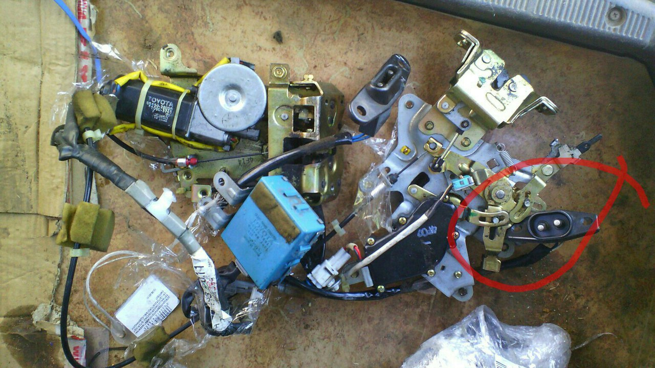 Где находится блок доводчика багажника альфард Доводчики дверей 1ч - Toyota Estima Lucida, 2.2 л., 1992 года на DRIVE2