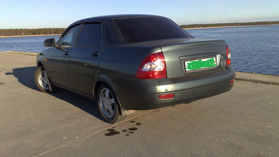 Замена передних тормозных шлангов и тормозной жидкости — Lada Приора ...