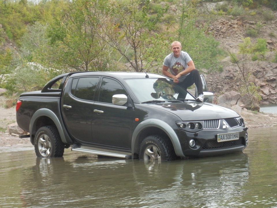 Купить л200 2008. Митсубиси л200 2008 года. Mitsubishi l200 2008 года. Черный Митсубиси л200 2008. Митсубиси л200 раллийный.