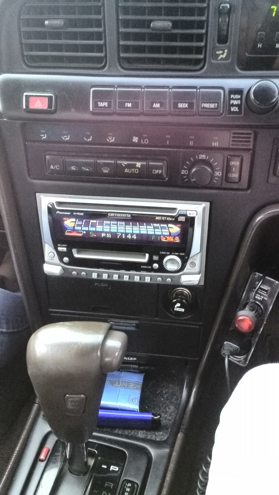 установка Pioneer Carrozzeria FH-P55MD — Toyota Mark II (80