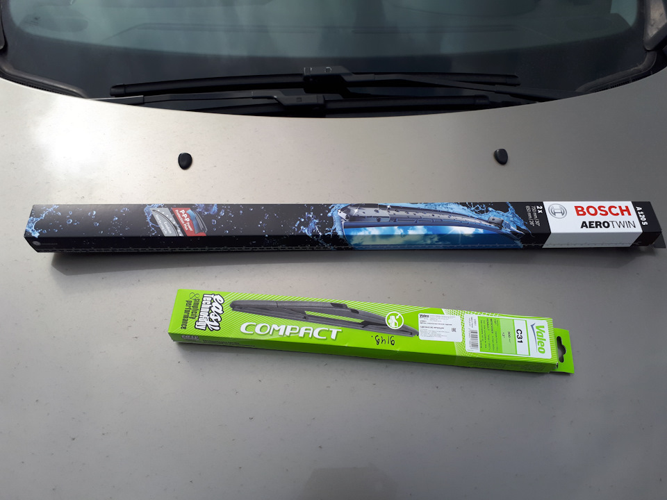 Замена щеток (передних и задних) — Peugeot 308 (1G), 1,6 л, 2010 года ...