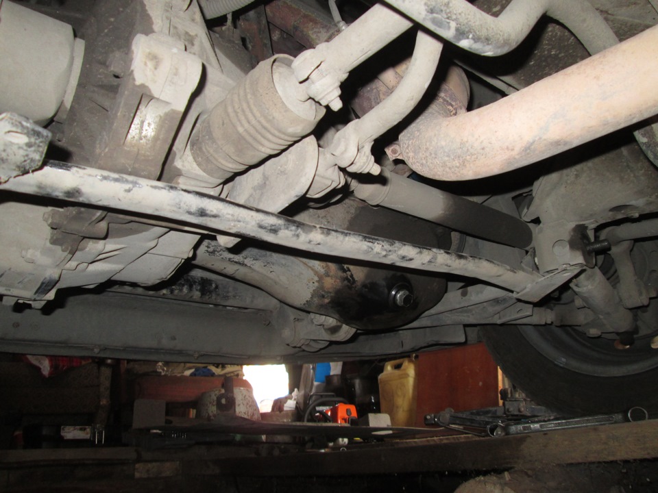 Установка треугольных рычагов и распорок — Lada Приора хэтчбек, 1,6 л ...