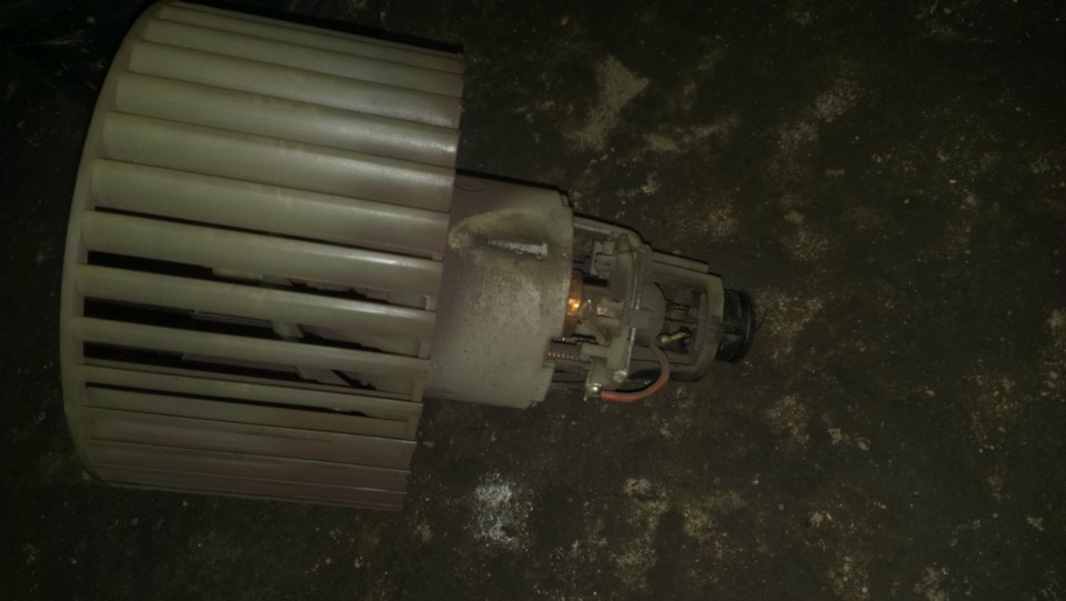 Поменял моторчик на печке — Audi S4 (C4), 1993 года | запчасти | DRIVE2