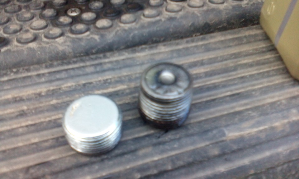 Замена масла в мостах и раздатке — УАЗ Patriot, 2,7 л, 2013 года ...