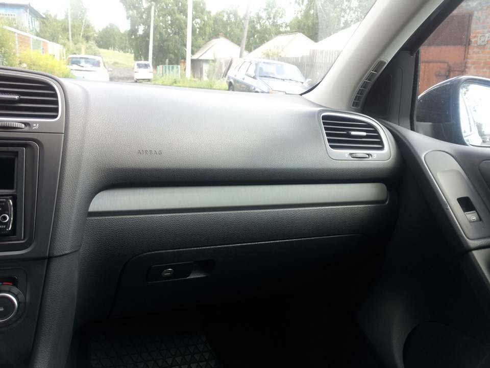 Оклейка панелей салона — Volkswagen Golf Mk6, 1,4 л, 2010 года ...