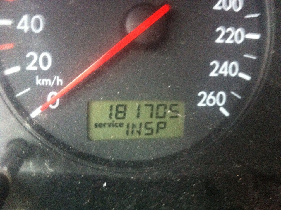 навел чистоту под капотом, подскажите при запуске мотора это означает ...