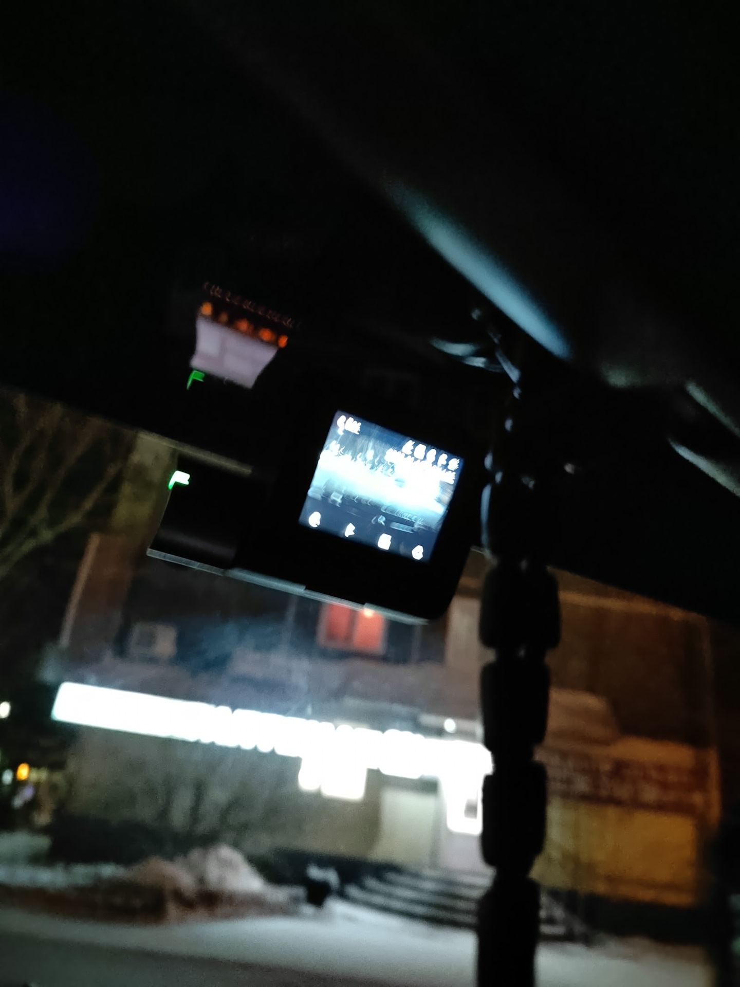 Видео регистратор, РГБ подсветка салона, юэзби розетка и вольт метр ...