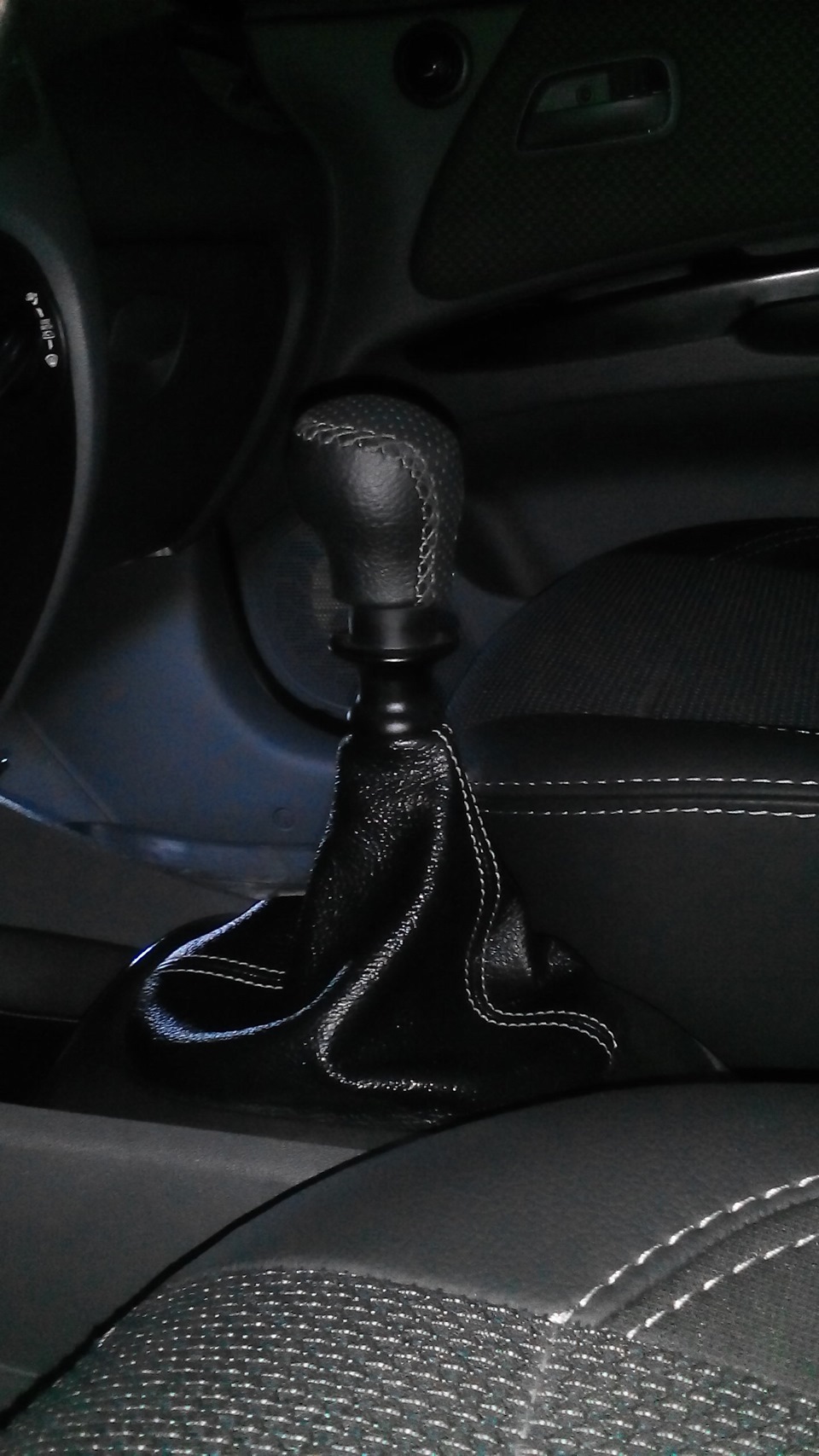 Кожа. Доделки. — KIA Rio (2G), 1,4 л, 2010 года | аксессуары | DRIVE2