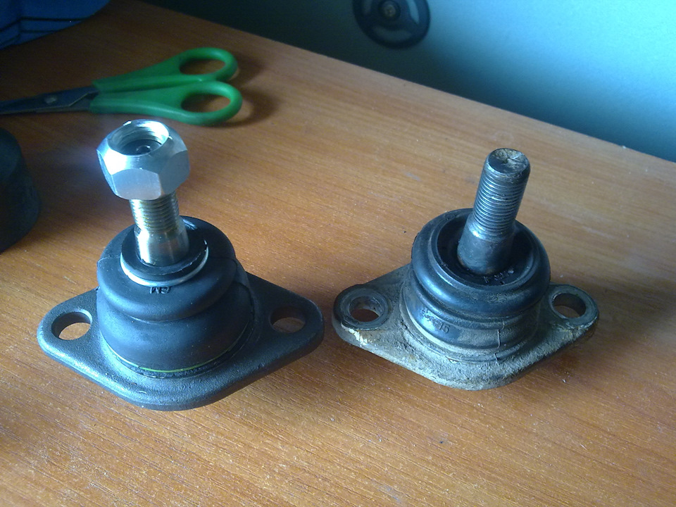 Слева новый, справа старый(я) опора — Lada Granta