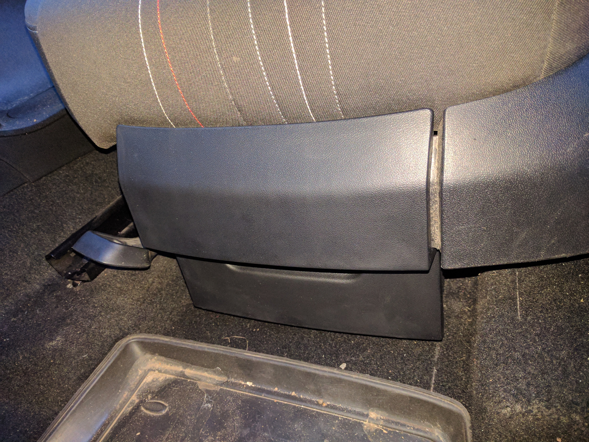 бардачок под сиденьем. ящик под пассажирское сиденье ford fusion. Ford fusion бардачок под сиденьем. Ford fusion бардачок под сиденьем. бардачок под сиденьем газель.