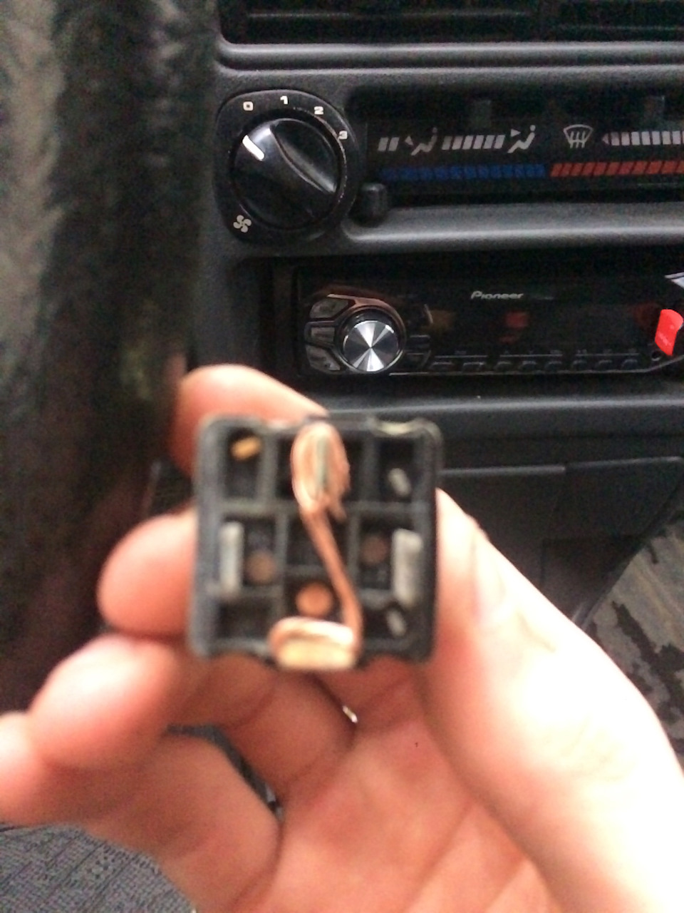 Стеклоподъемники без зажигания. — Lada 2114, 1,5 л, 2005 года ...