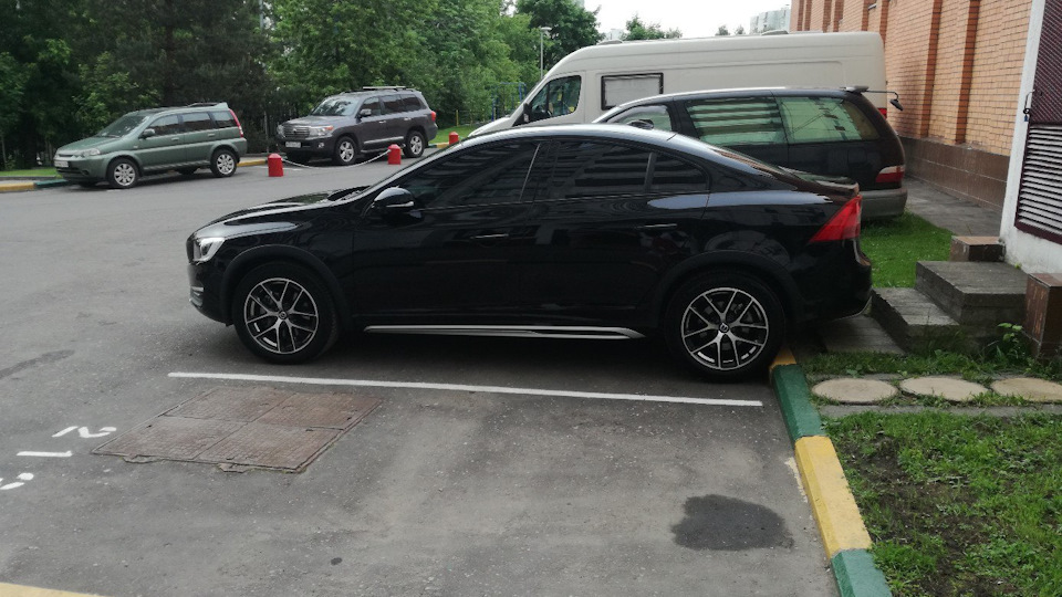 Volvo S60 Cross Country Vader