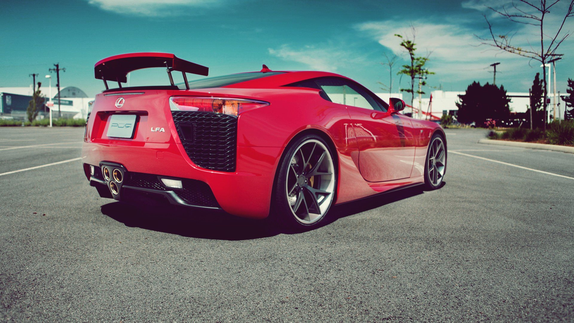 Lexus LFA красный