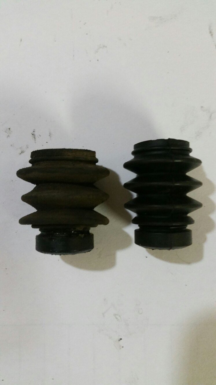 Резинки направляющих суппорта. Направляющие переднего суппорта ниссан тиида 2008. Carlson h5593. Направляющие суппорта заднего boxer iii / ford transit 115 / 2014- 810004. Направляющие резинки для суппорта 33104.