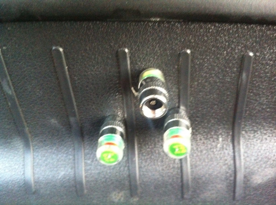 Спёрли колпачки с колёс — Lifan X60, 1,8 л, 2013 года | просто так | DRIVE2